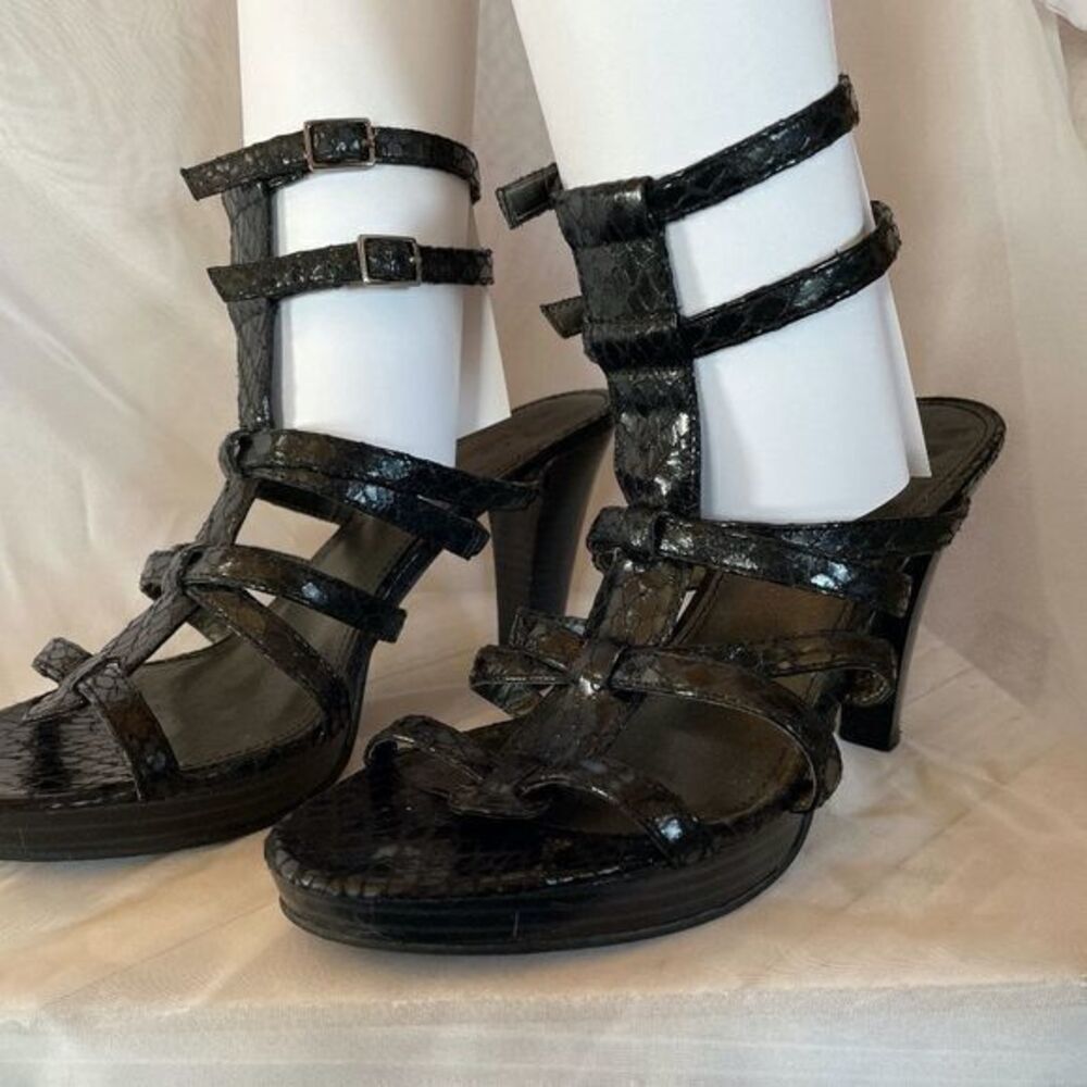 Fergalicious Womens Strappy Black Synthetic Snakeskin Heels Black Size 8.5